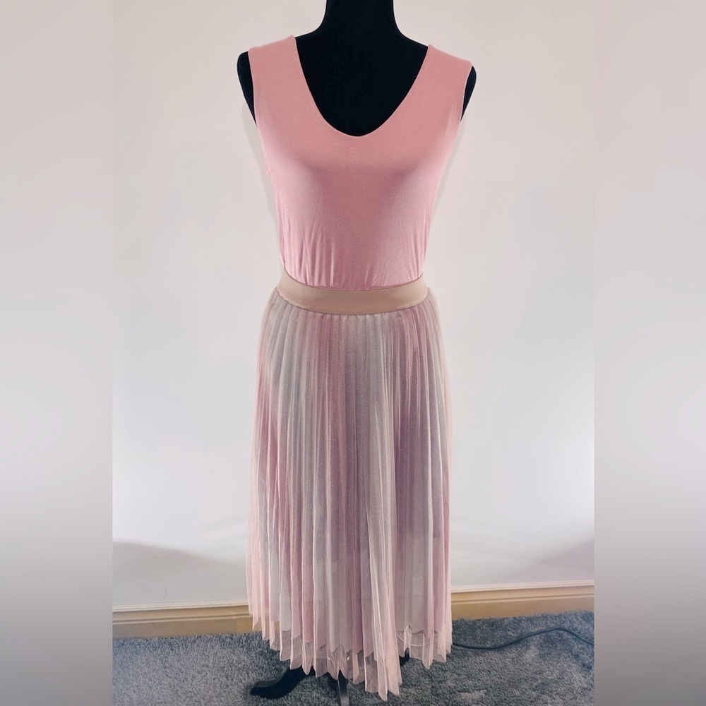 NWT Mendocino Pleated Sparkle MIDI skirt Mauve with Silver